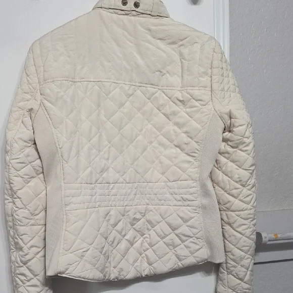 Elegant Cream Quilted Women's Jacket - Picture 9 of 14